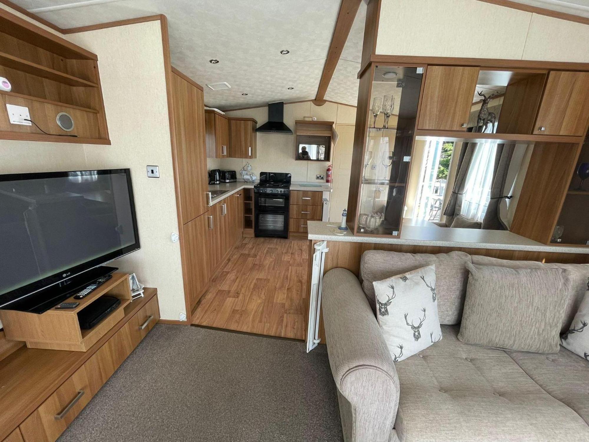 6 Berth Caravan With Decking At Manor Park In Hunstanton Ref 23017H Buitenkant foto